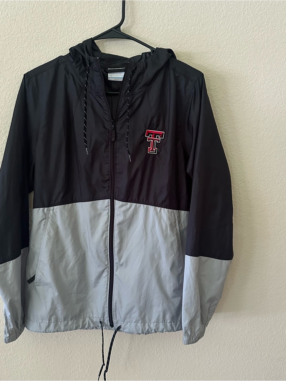 Red Raiders Black & Gray Columbia Windbreaker Jacket size Small